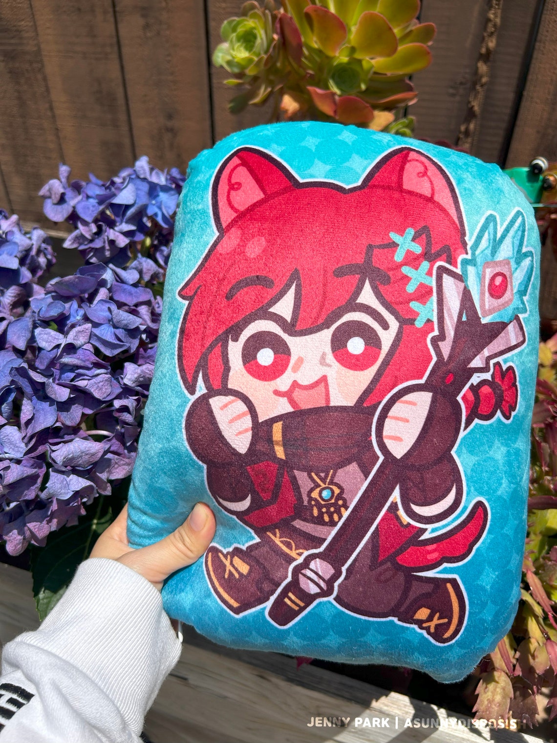 G'raha deals Tia Plush